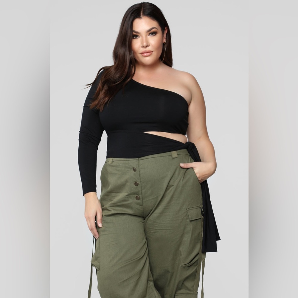 Fashion Nova Heart Holder One Shoulder Top,Size 3X,Black